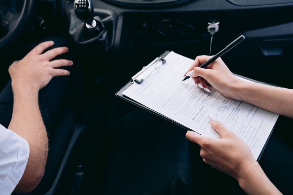 Leilão de Veículos do Detran — Como Comprar Carros e Motos de Pátio